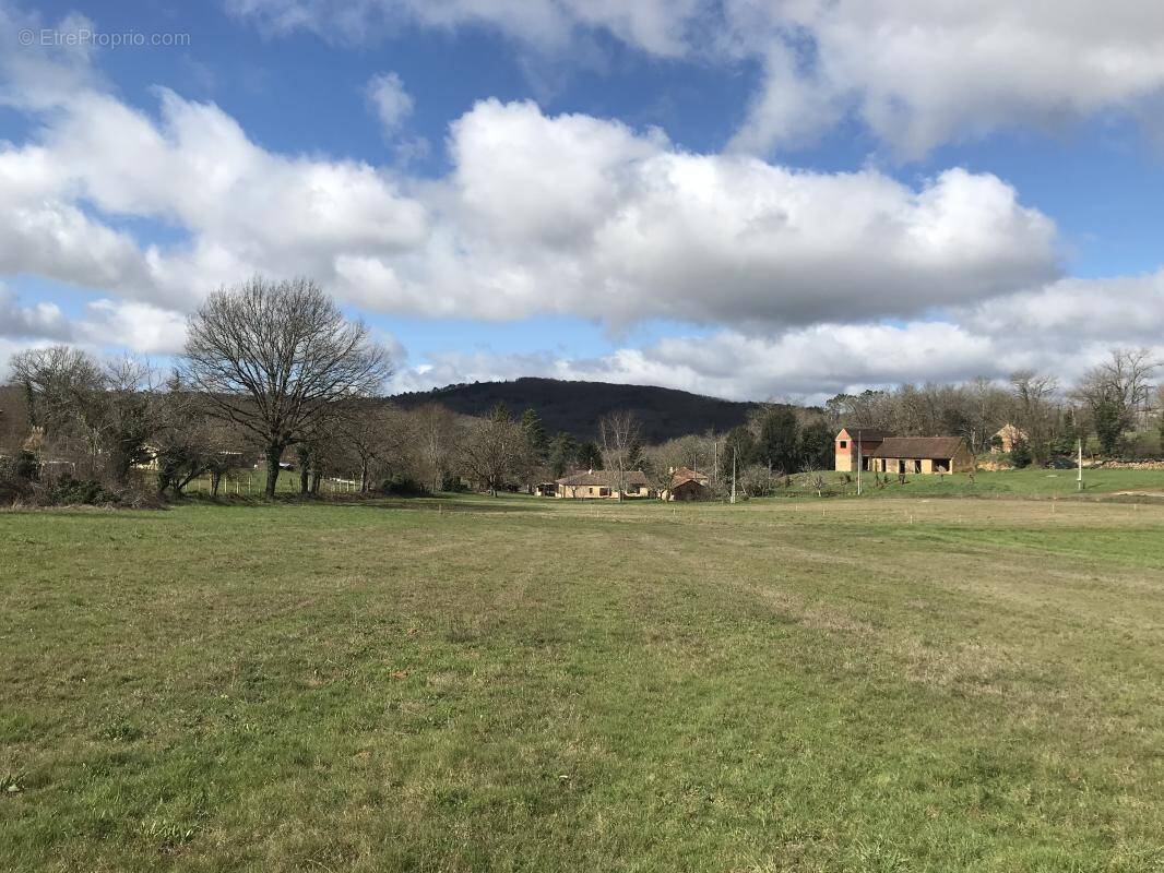 Terrain à GROLEJAC