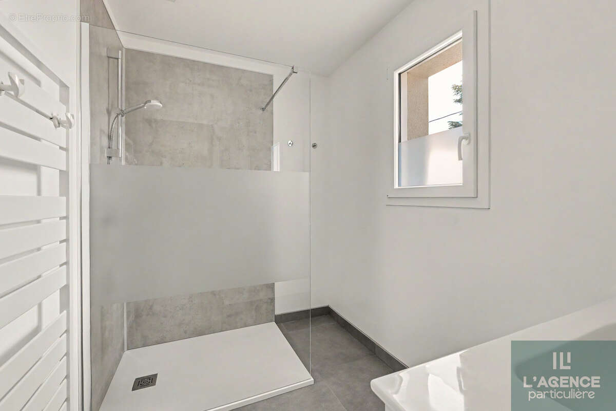 Belle maison devville de type T8 de 200 m2 avec sous-sol complet - photo 6