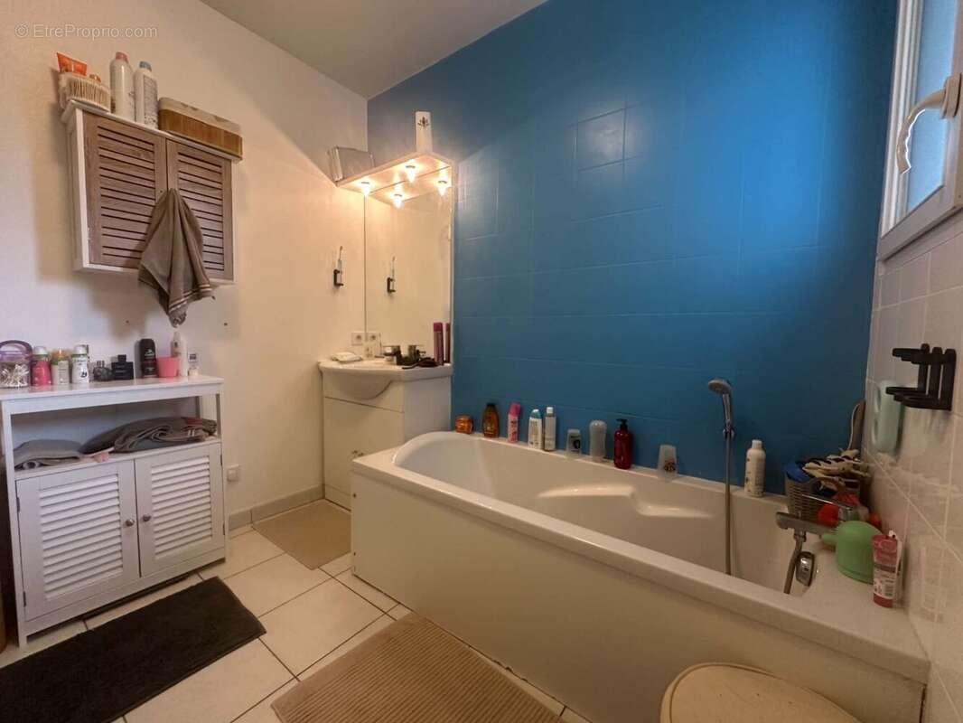Maison de plain-pied de 87 m²  La Tourlandry (49120) - photo 8
