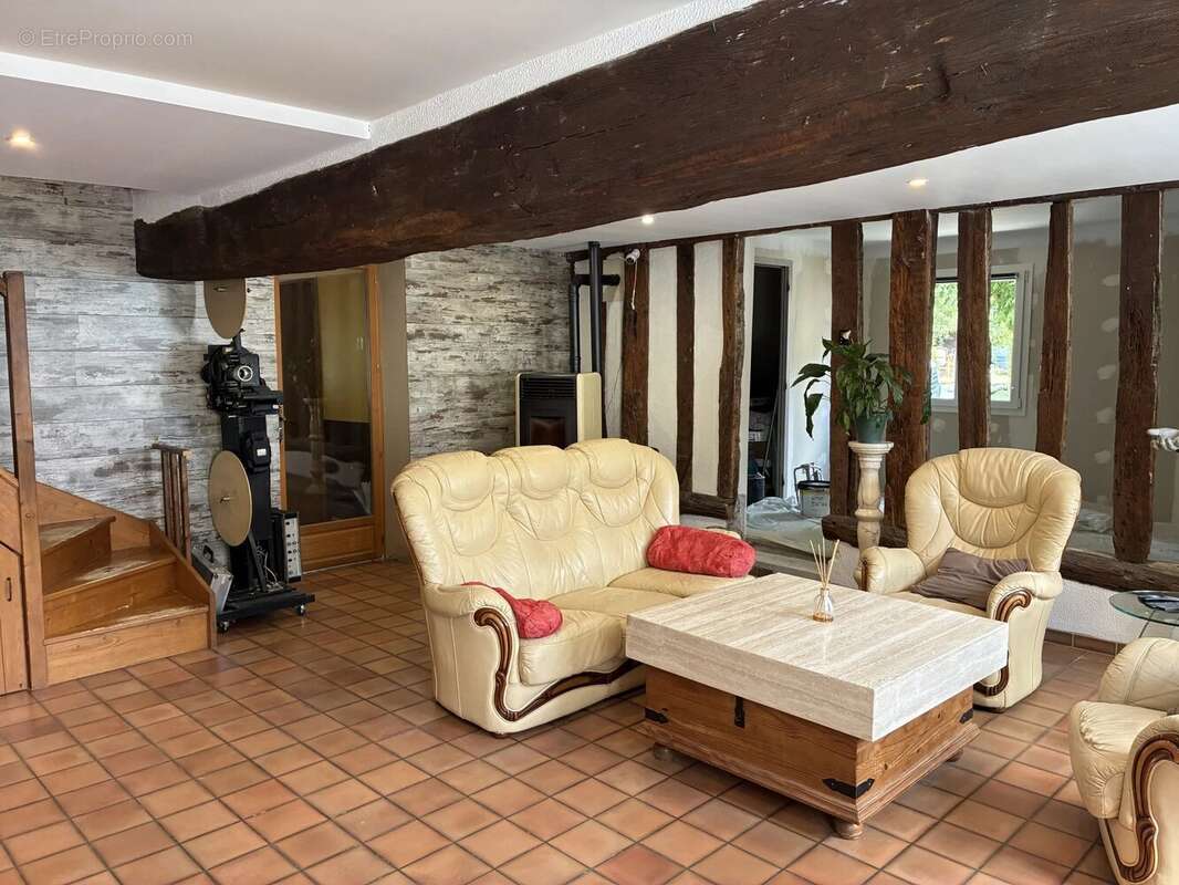 Maison à SAVIGNY-SUR-CLAIRIS