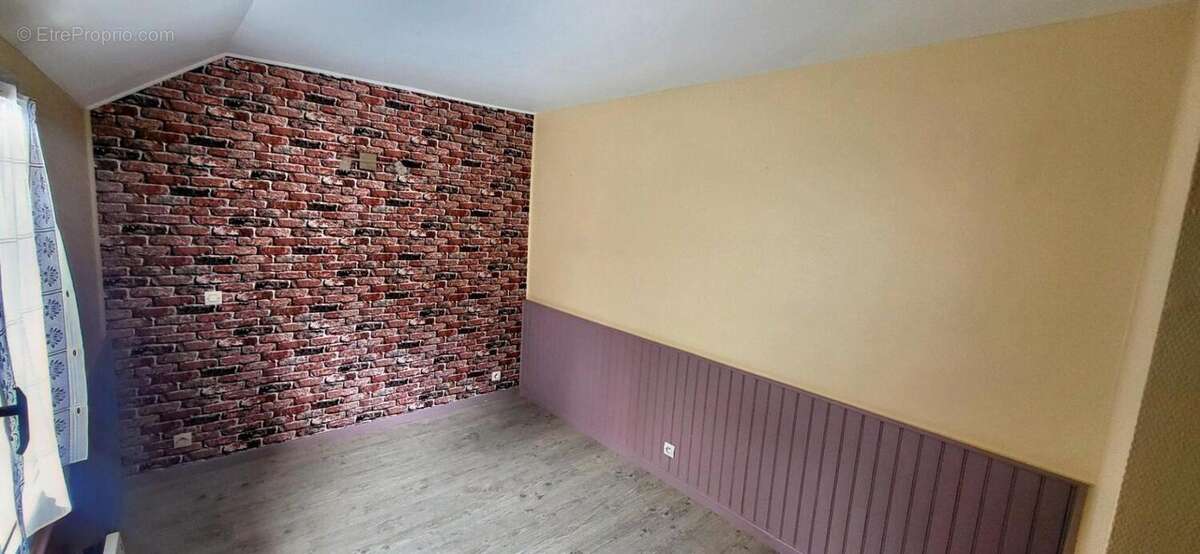 LE HOULME : Maison de Ville rénovée de 75 m² avec 3 CH, Terrasse et bâtiment annexe - Prix attractif ! - photo 7