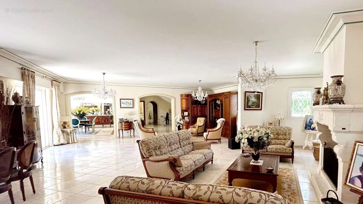Maison à MOUGINS