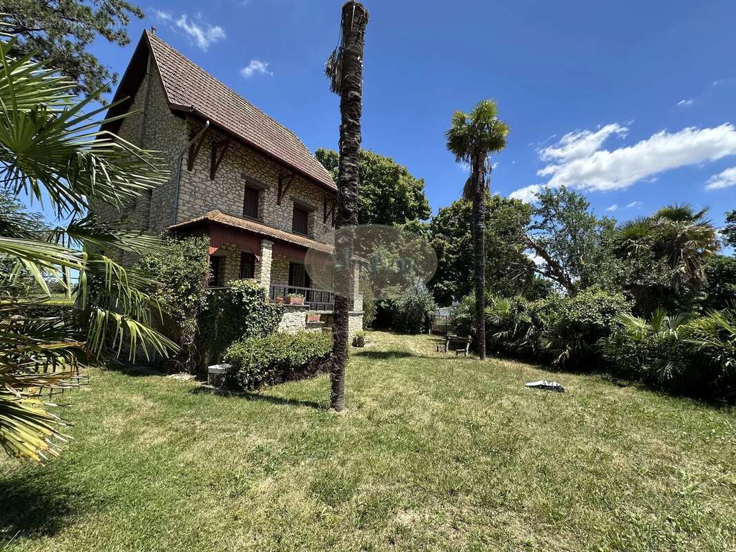 Maison à MOUCHES