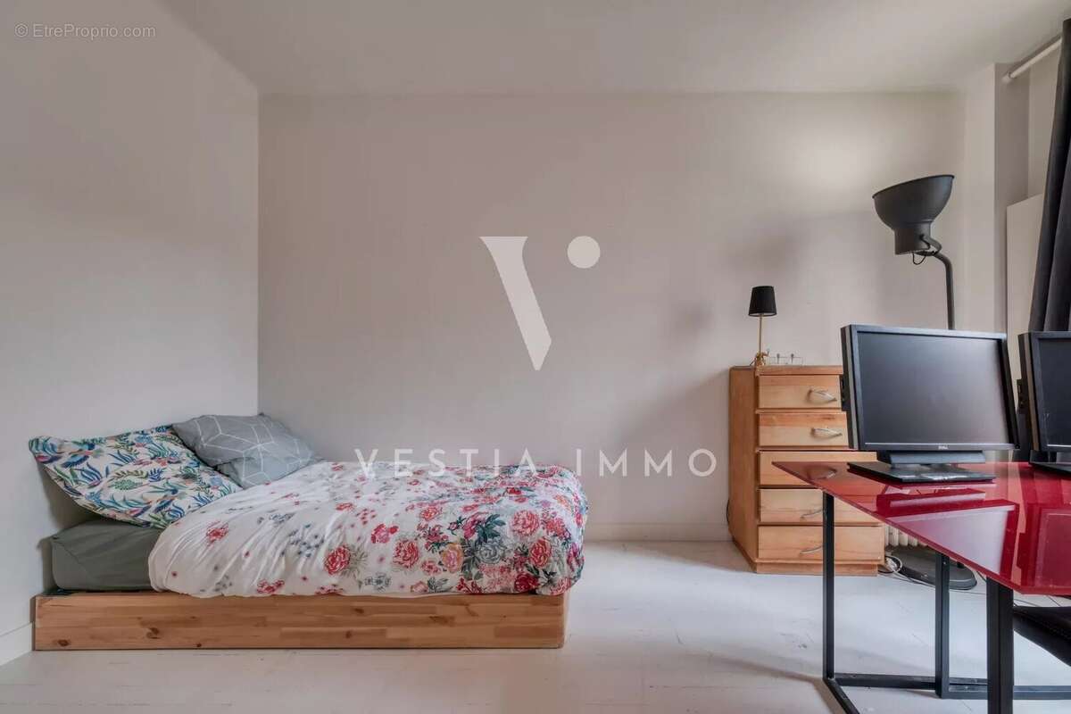 Appartement à LA GARENNE-COLOMBES