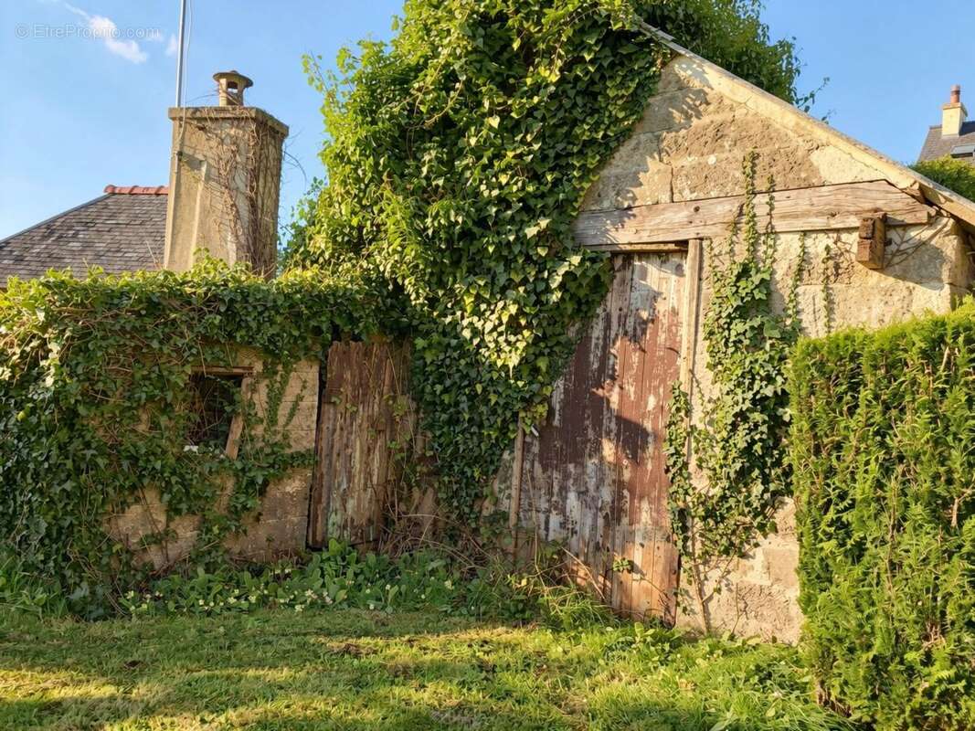 Maison à LE CLOITRE-SAINT-THEGONNEC