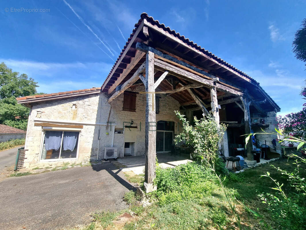 Maison T4 avec garage, piscine et dépendance T3 - photo 14