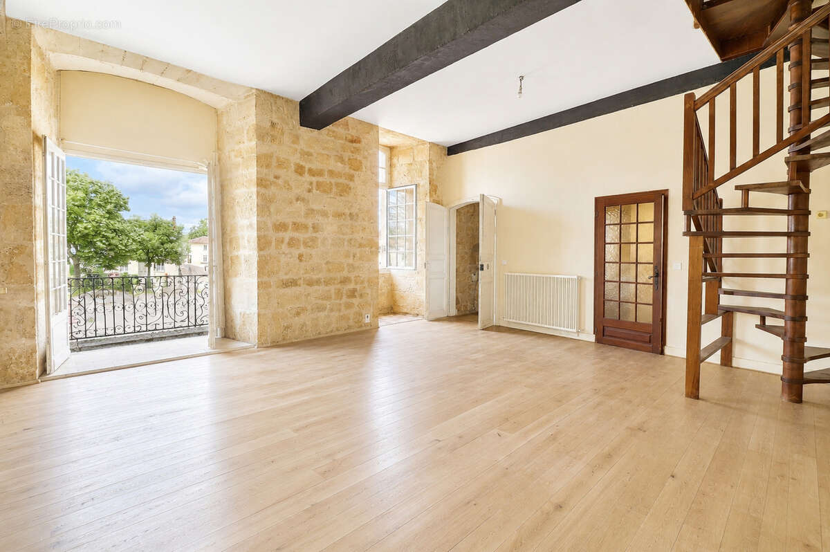 Appartement à SAINT-MACAIRE