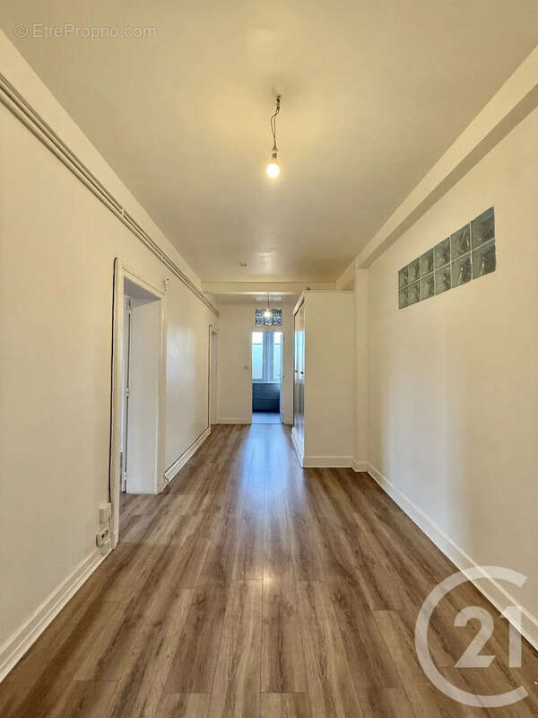Appartement à YZEURE