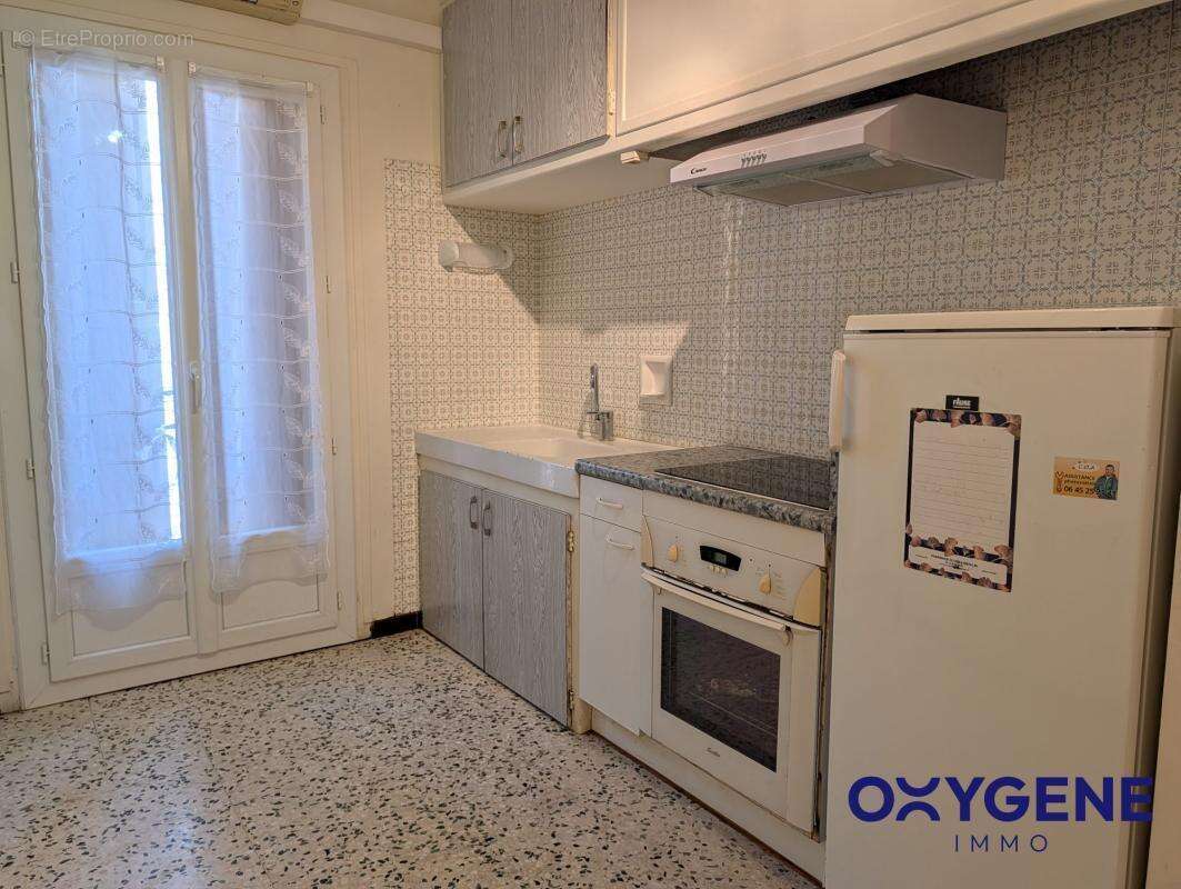 Maison à SAINT-LAURENT-DE-LA-SALANQUE