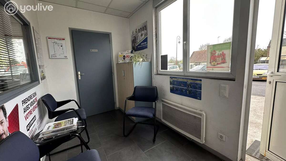 Commerce à MONTIGNY-LE-CHARTIF