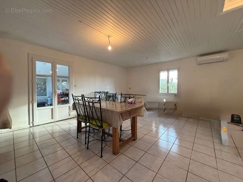 Maison à SAINT-HILAIRE-DE-BRETHMAS