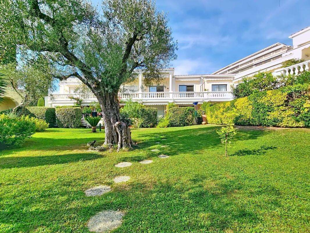 Cannes – quartier oxford _ duplex lumineux avec terrasse _ piscine - photo 17