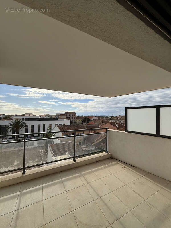 Appartement à LA LONDE-LES-MAURES