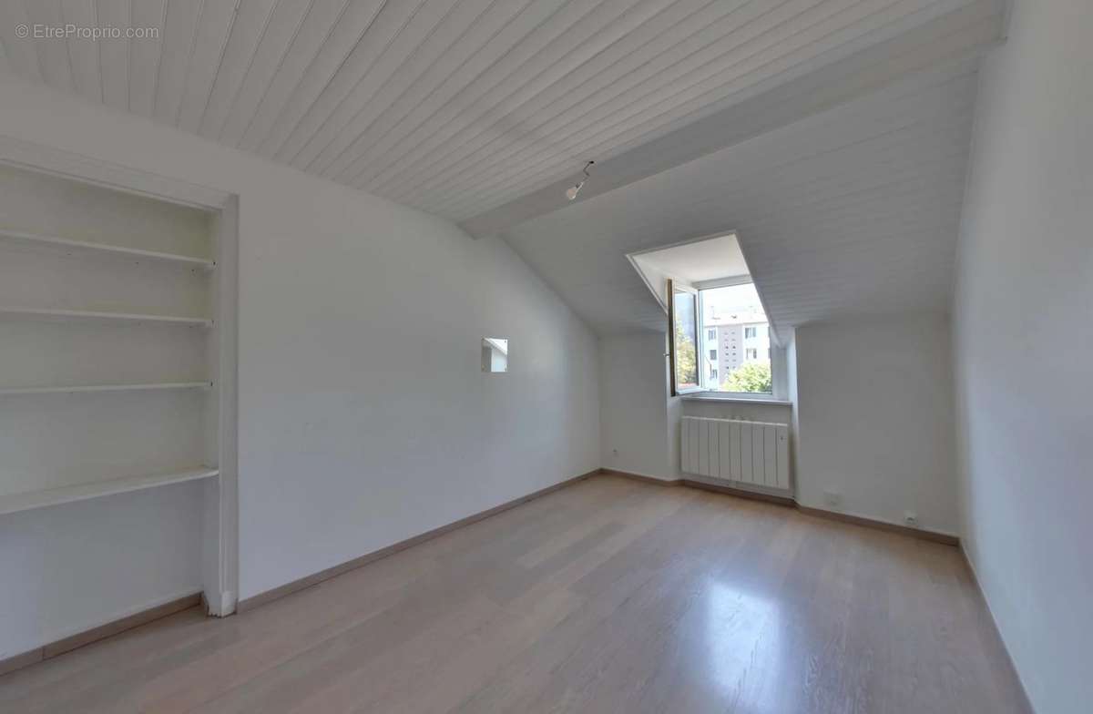 Appartement à FONTAINE