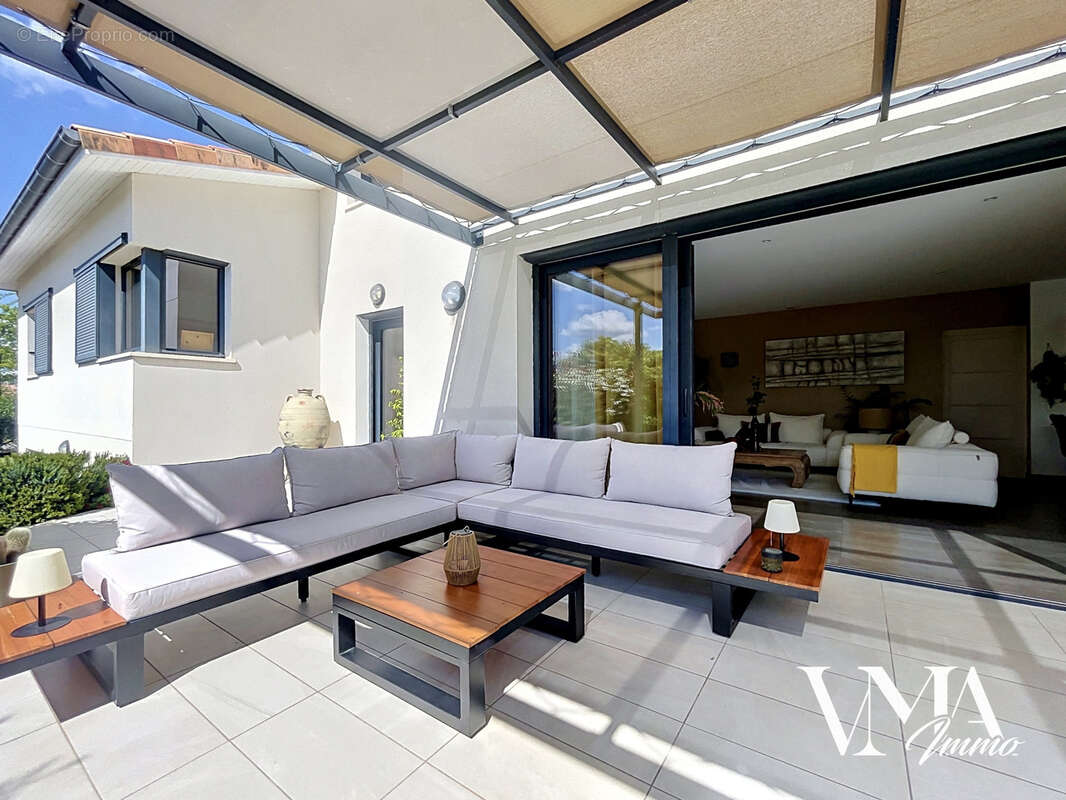 Maison à MONTELIMAR