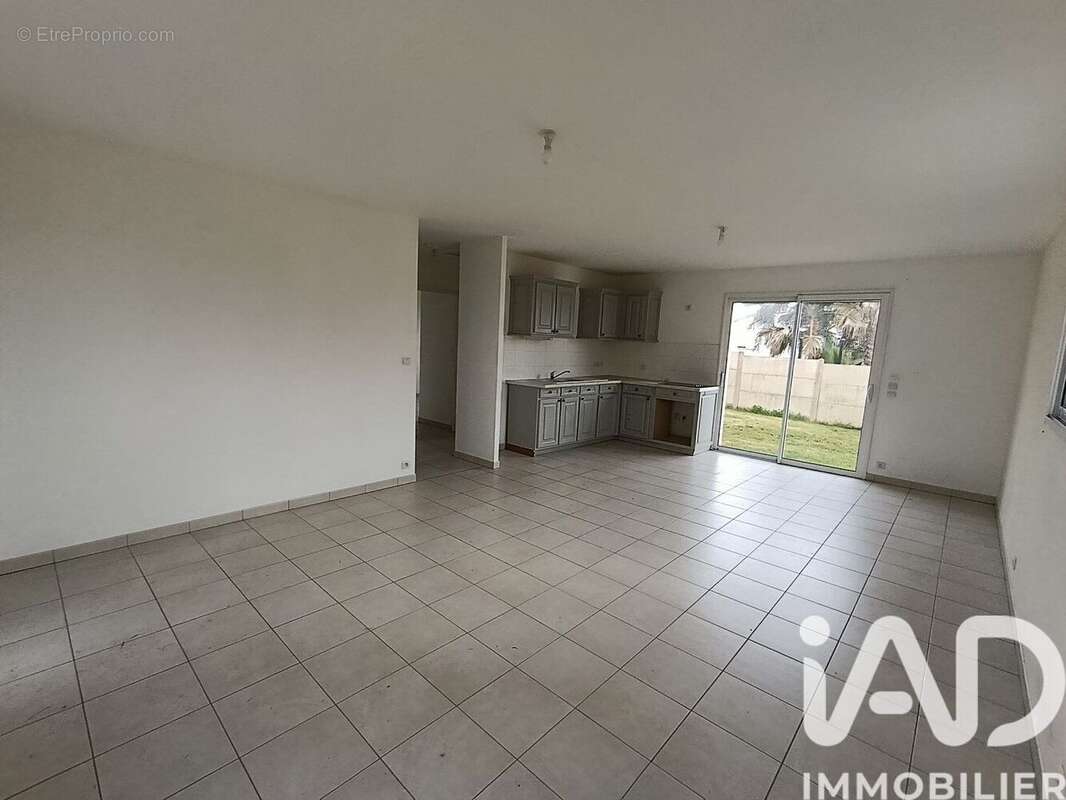 Maison 67 m² à Saint-Michel-Chef-Chef  - photo 4