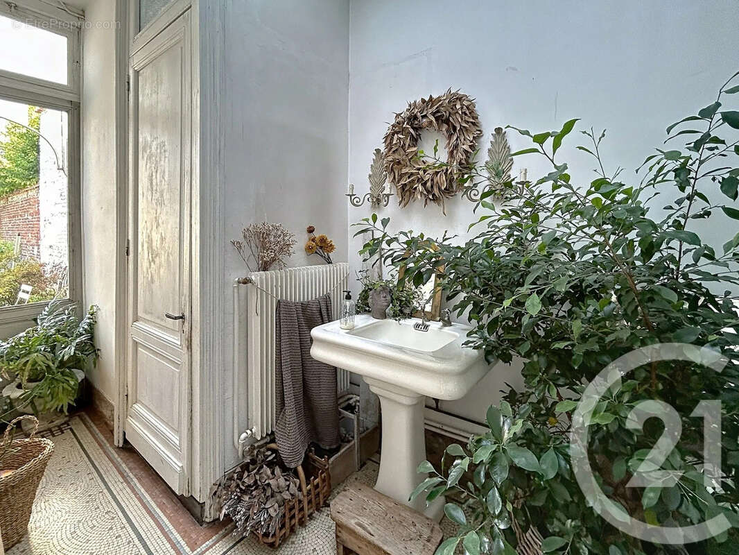 Maison 215 m² à Tourcoing  - photo 8