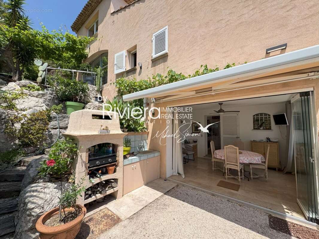 Propriete avec piscine a debordement et vue mer ! - photo 16