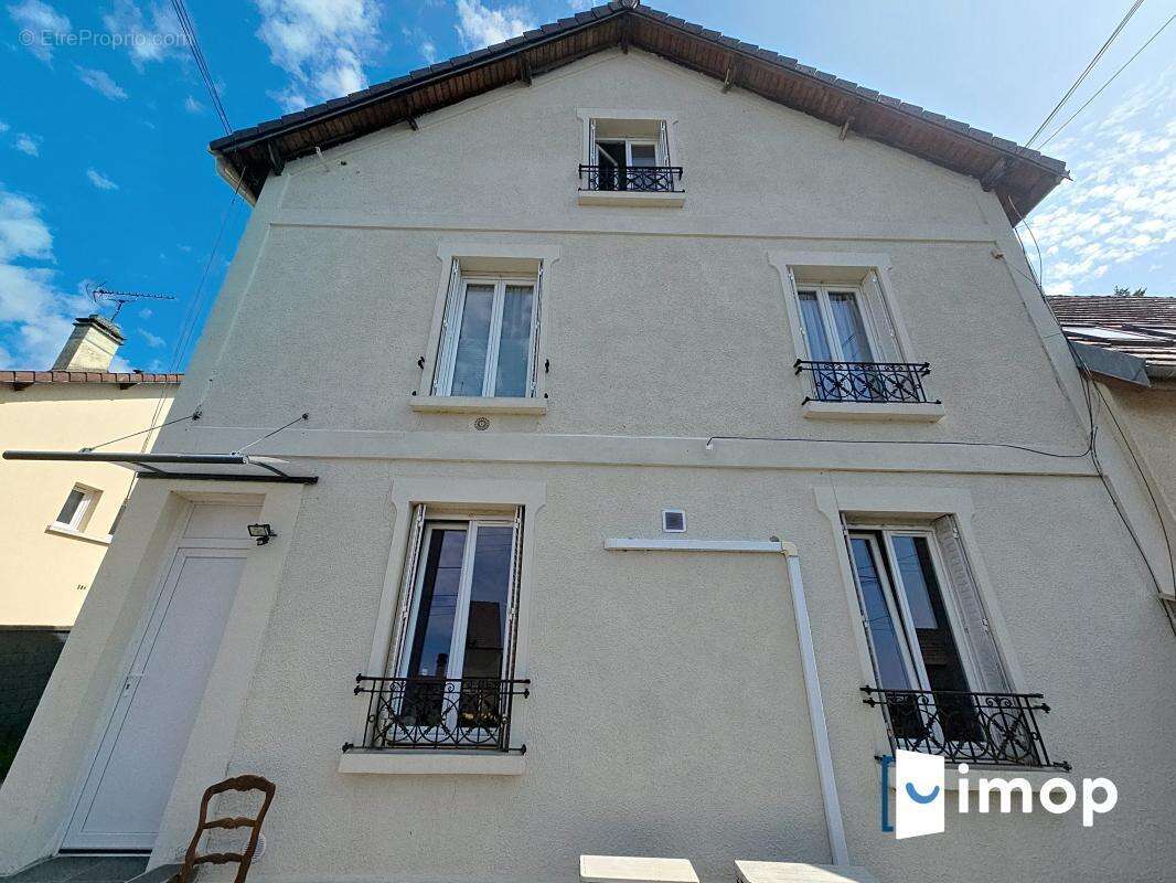 Maison à LIMAY