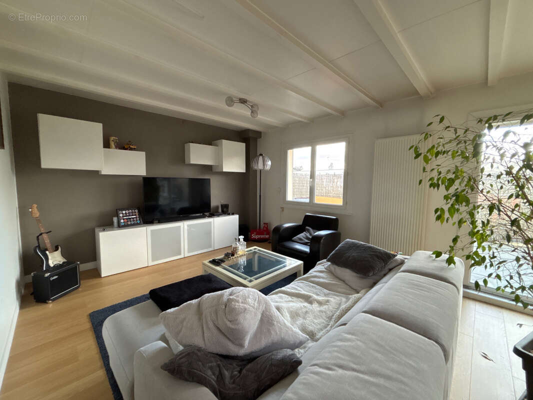 Appartement à ACHICOURT