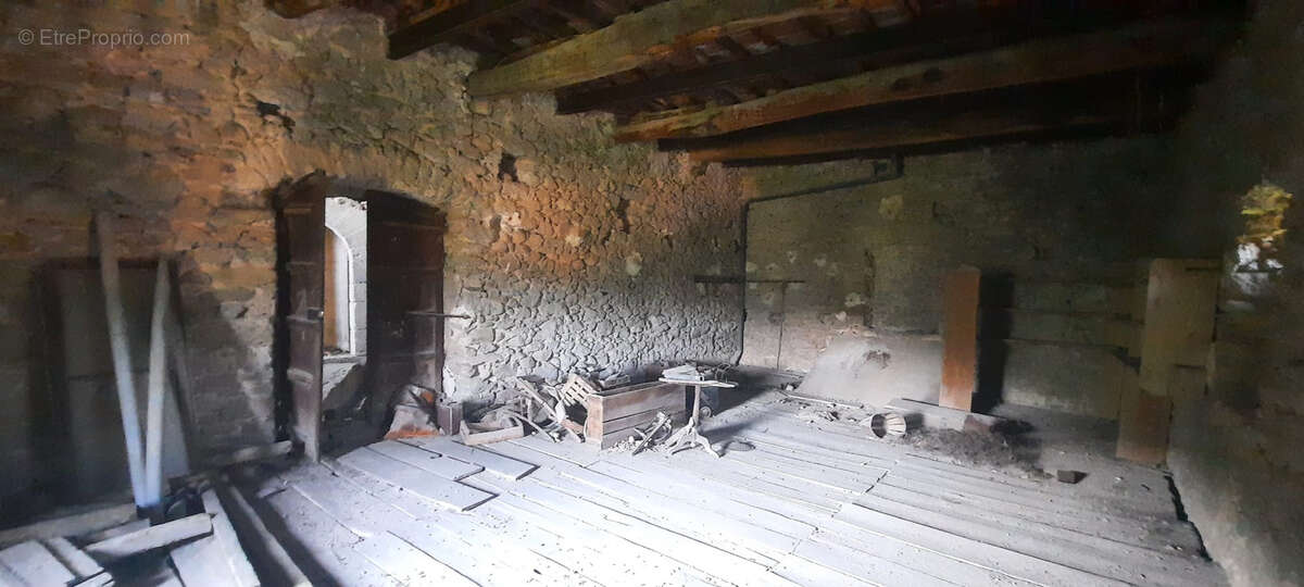 Maison à SAINT-LAURENT-DE-CERDANS