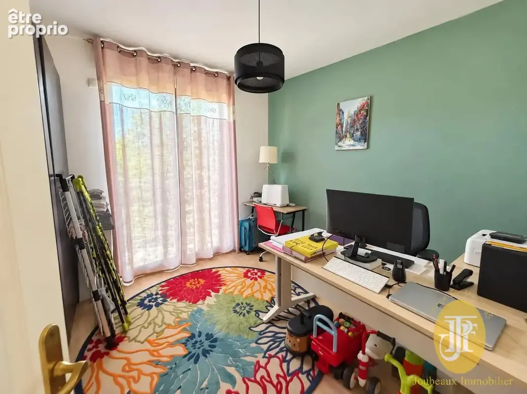 Rare Appartement - 110.82 m2- 4 pièces Centre ville - photo 6