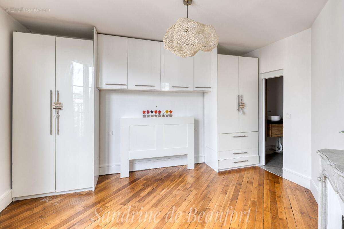 Appartement à LEVALLOIS-PERRET