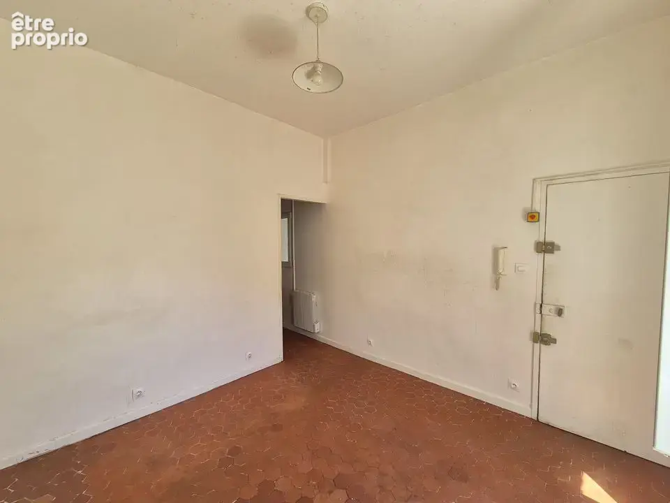 LA CIOTAT STUDIO de 18m² - potentiel - calme - proximité - Appartement à LA CIOTAT