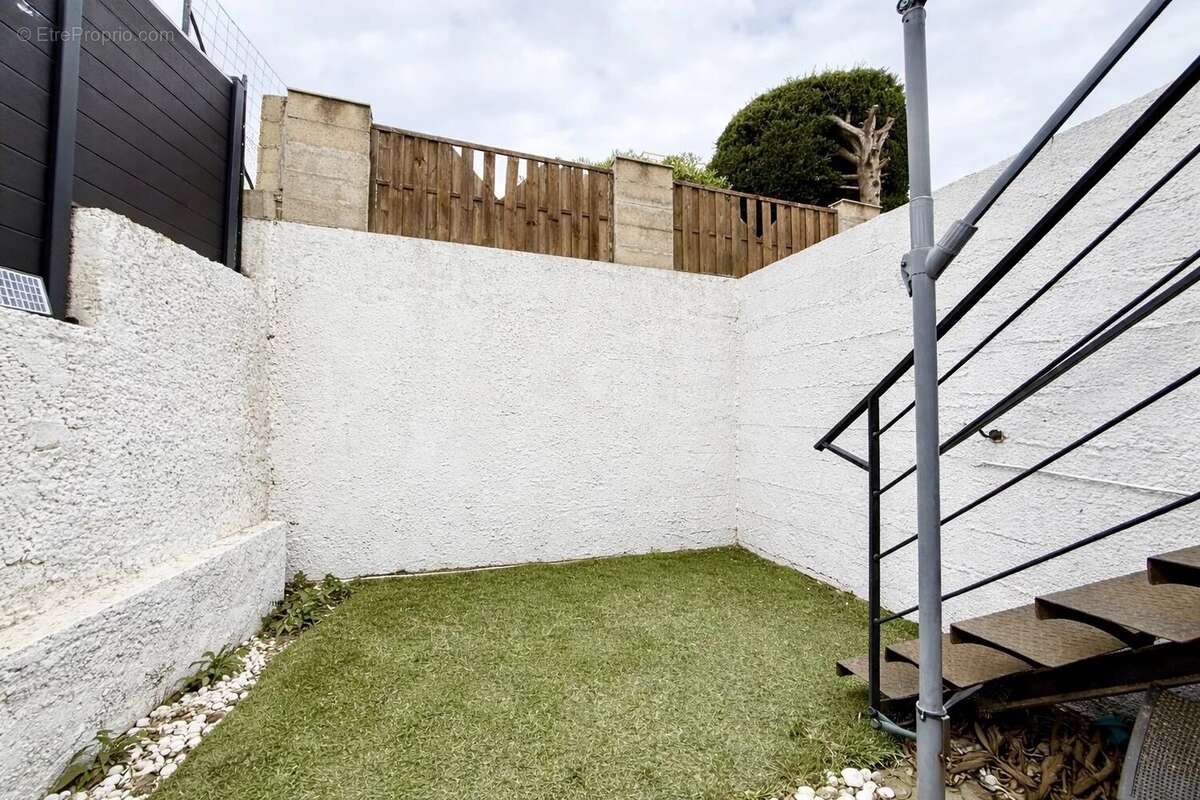 Appartement à SIX-FOURS-LES-PLAGES