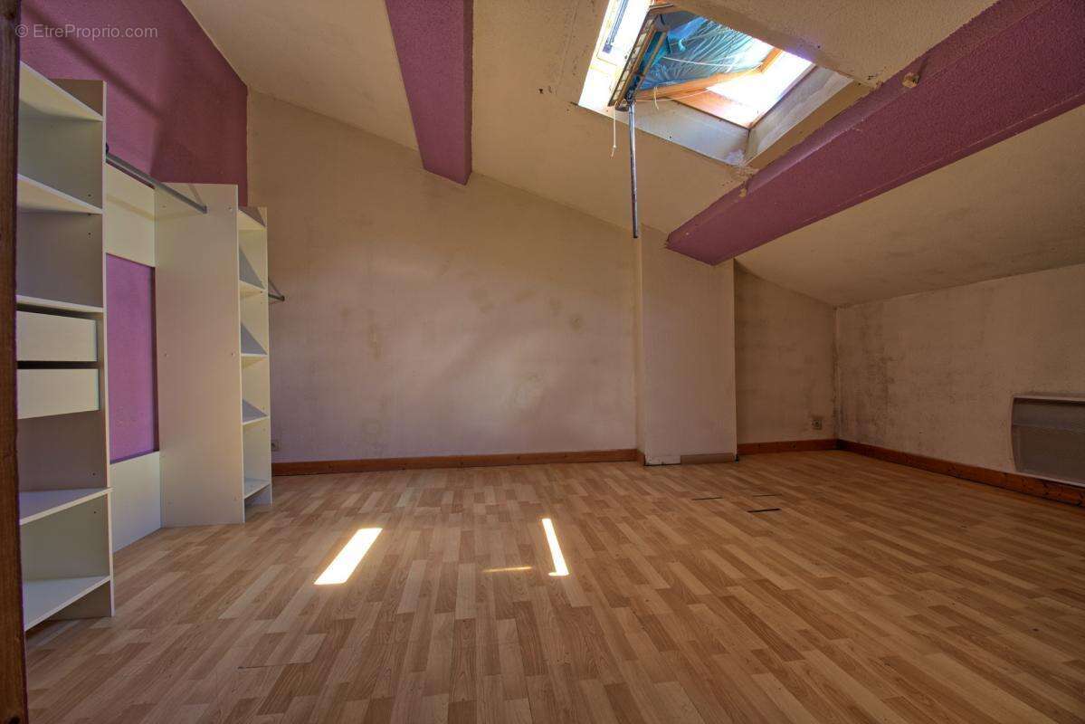 Immeuble de rapport avec 2 appartements et une maison - photo 18