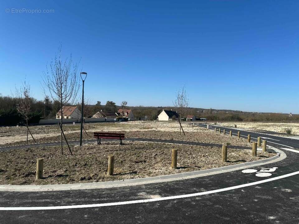 Terrain à MORET-SUR-LOING