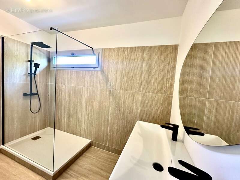 Appartement à MARSEILLE-9E