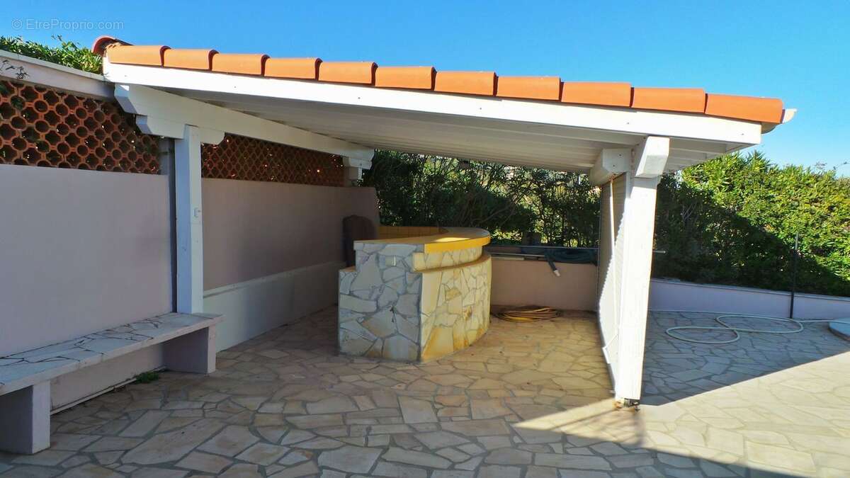 Maison à LES ISSAMBRES