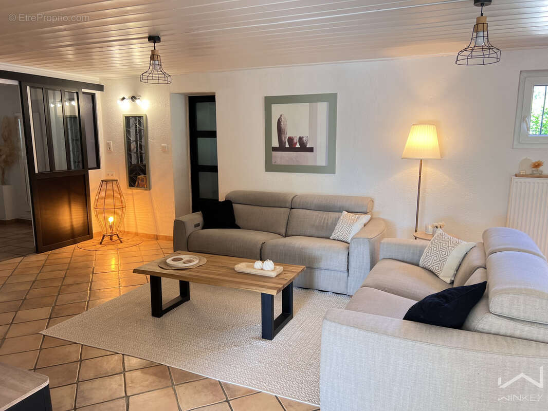 Maison à LA GARDE-ADHEMAR