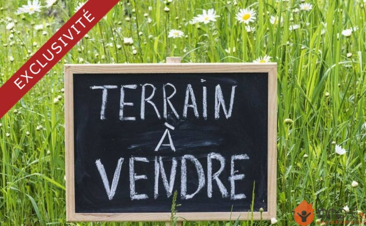 Terrain à ESBLY