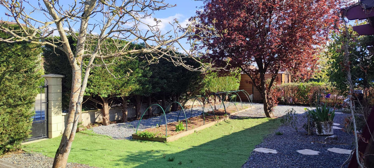 Maison à VAUX-LE-PENIL