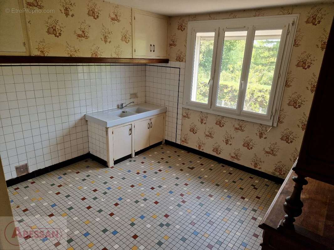Maison 86 m² à Castres  - photo 4