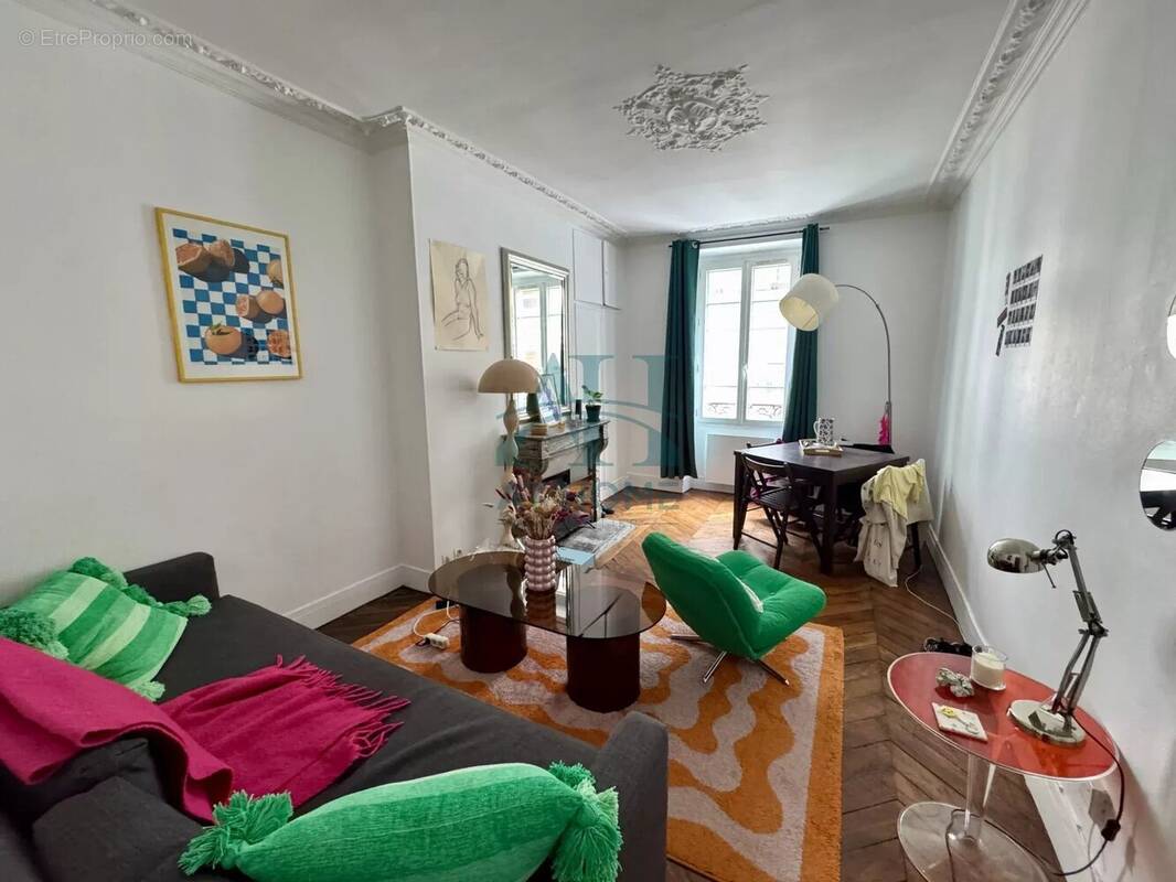 Appartement à PARIS-10E