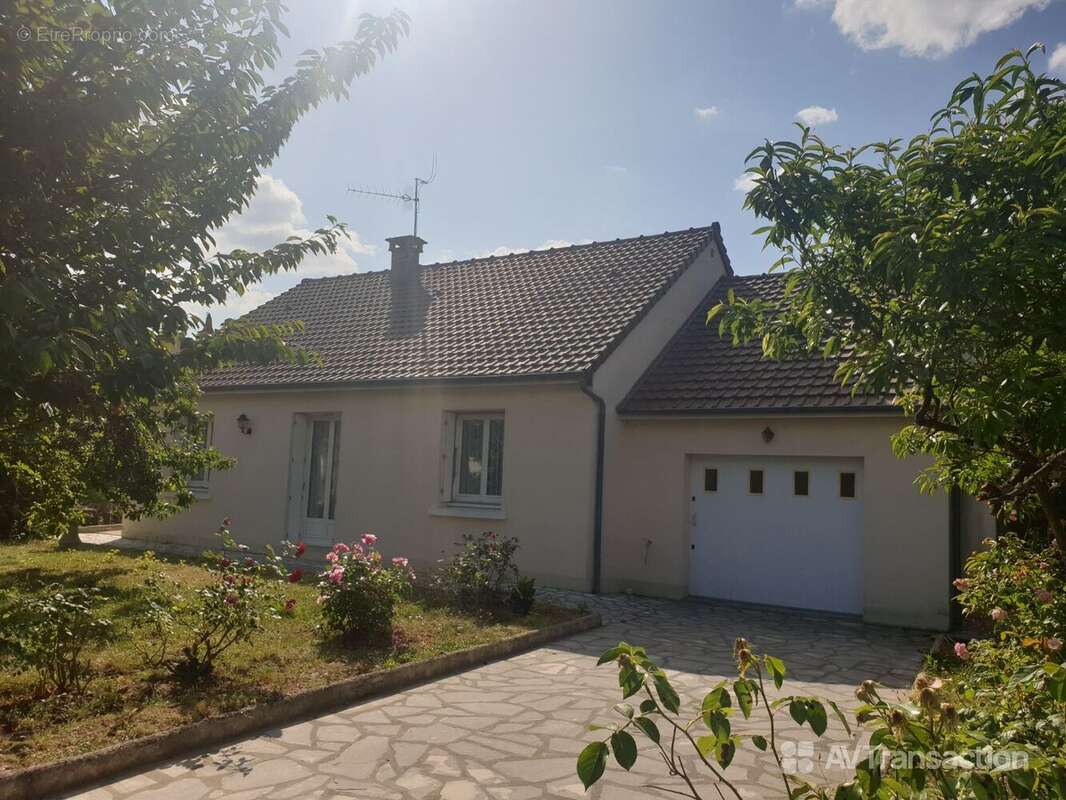 Maison à SAINTE-MAURE-DE-TOURAINE