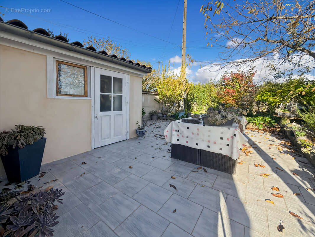 Charmante maison familiale de 100 m2 avec dépendance et grand jardin   Ambérieux-d’Azergues (69480) limite Ans - photo 12