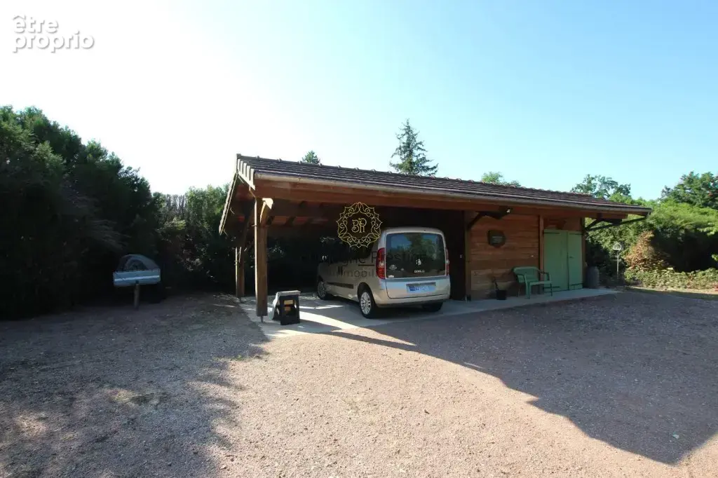 Bourgogne du sud- belle maison familiale 204 m²  -terrain de 8257 m² -sous-sol - acces privatif a la loire - photo 5