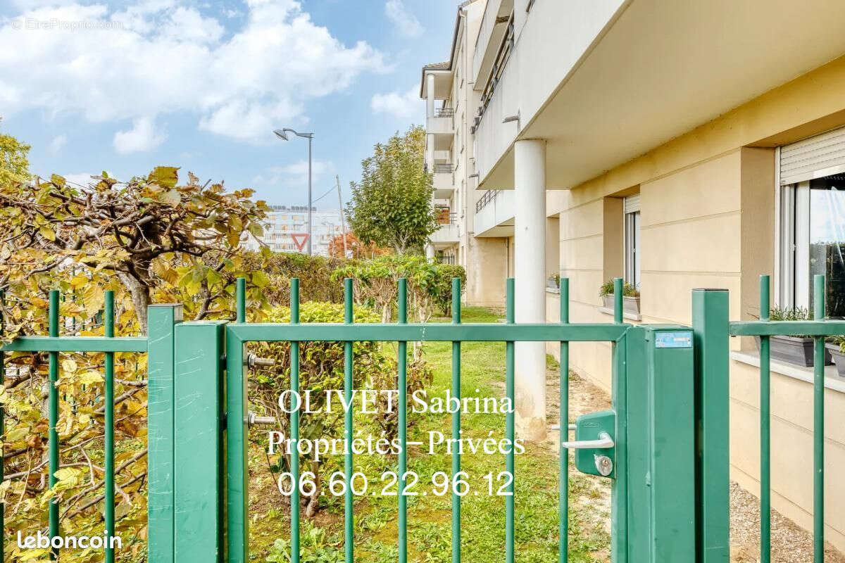 Appartement à VAL-DE-REUIL