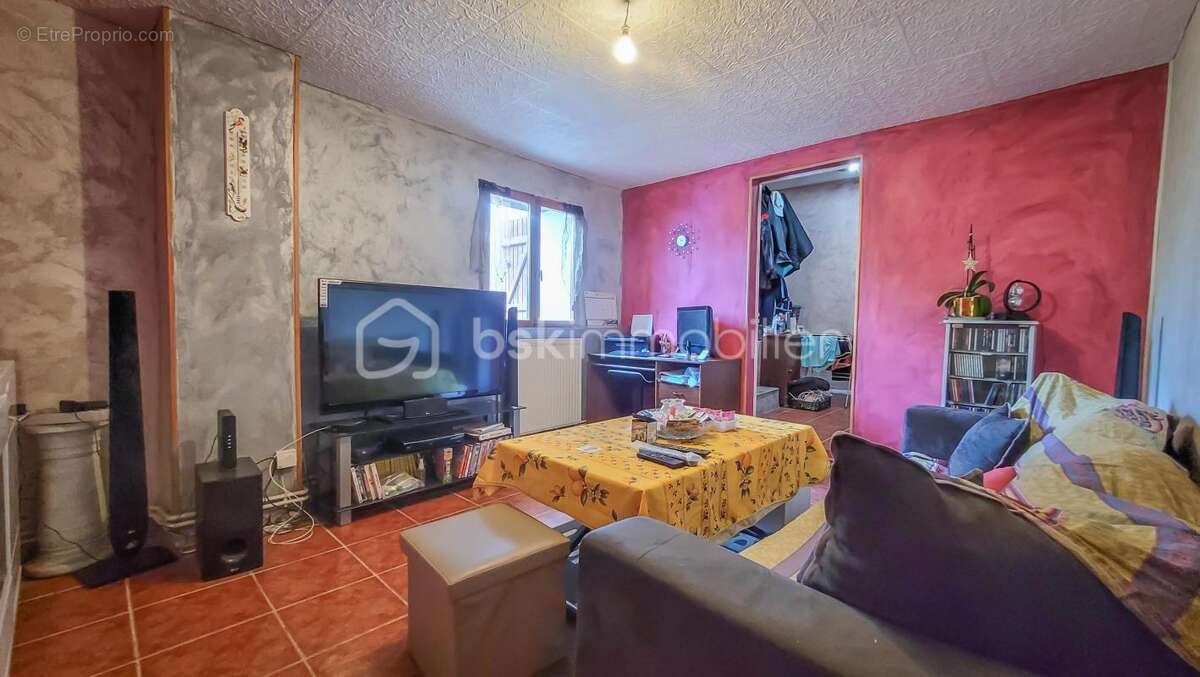 Maison à SAINT-PARIZE-LE-CHATEL