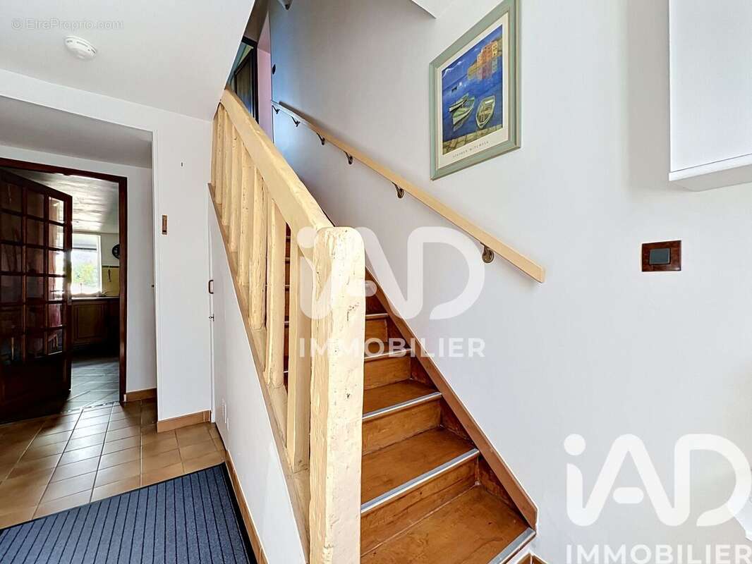 Maison 135 m² à Tournan-En-Brie  - photo 4