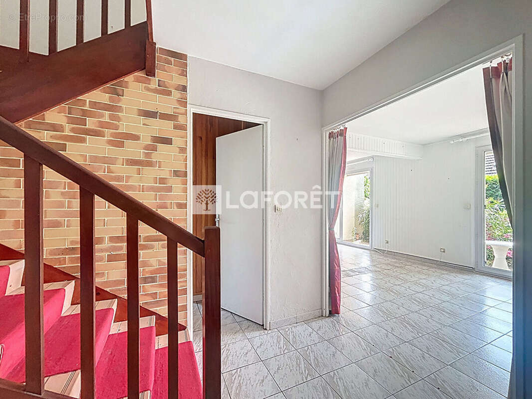 Maison à VERNEUIL-SUR-SEINE