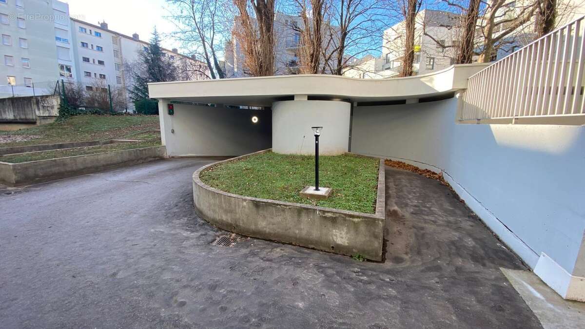 Parking à LYON-7E