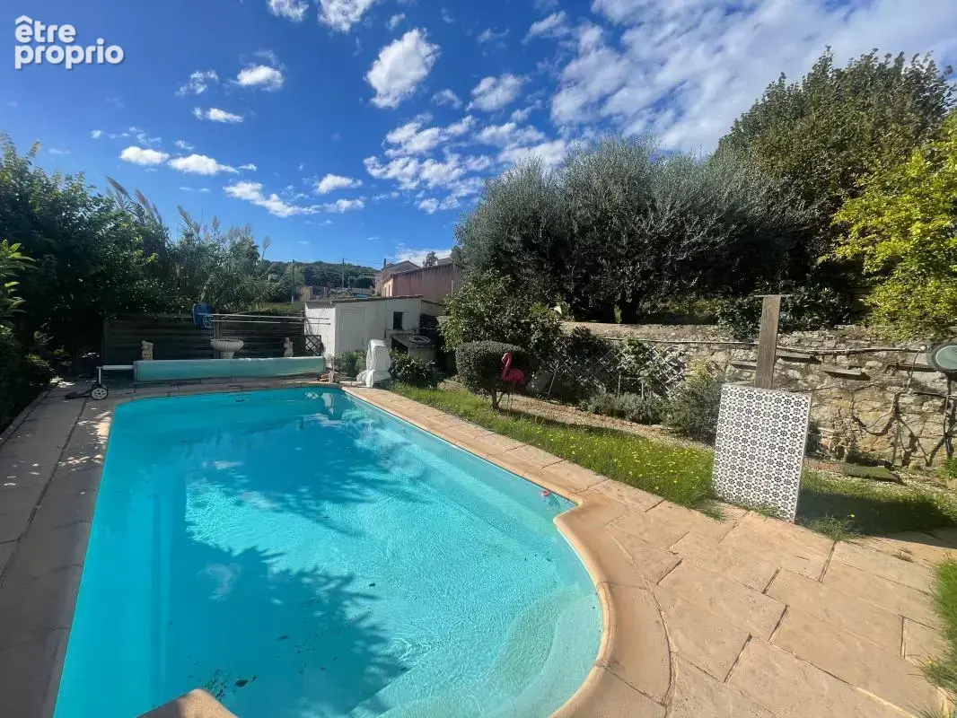 A vendre la seyne sur mer 83500 maison de caractere 5 pieces jardin garage piscine - photo 2