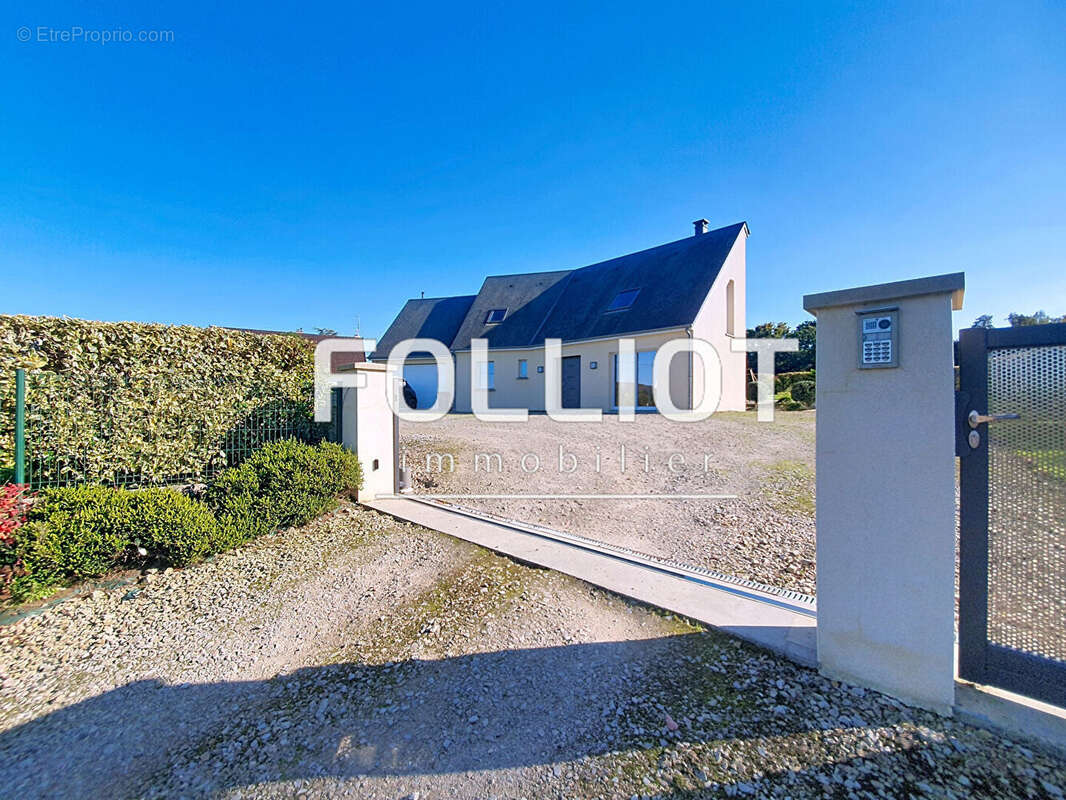 Maison à LA HAYE-DU-PUITS