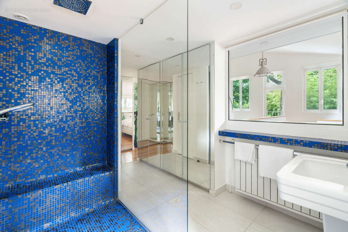 Maison à PARIS-17E
