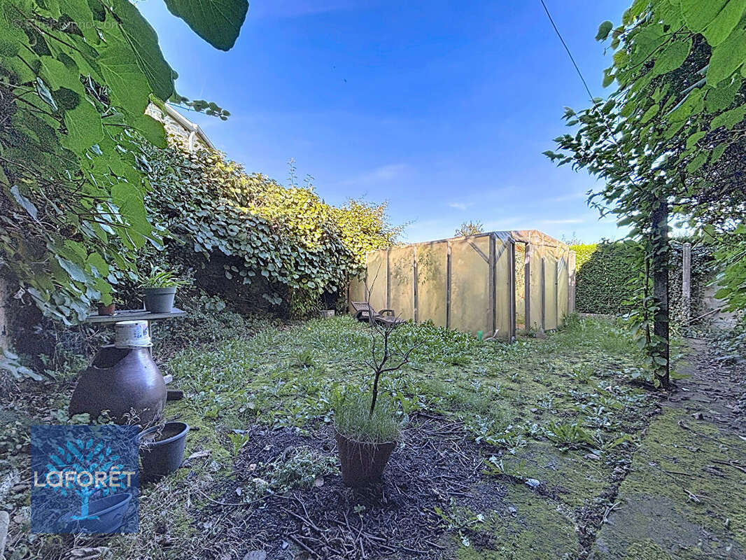 Maison à LA BAZOUGE-DU-DESERT